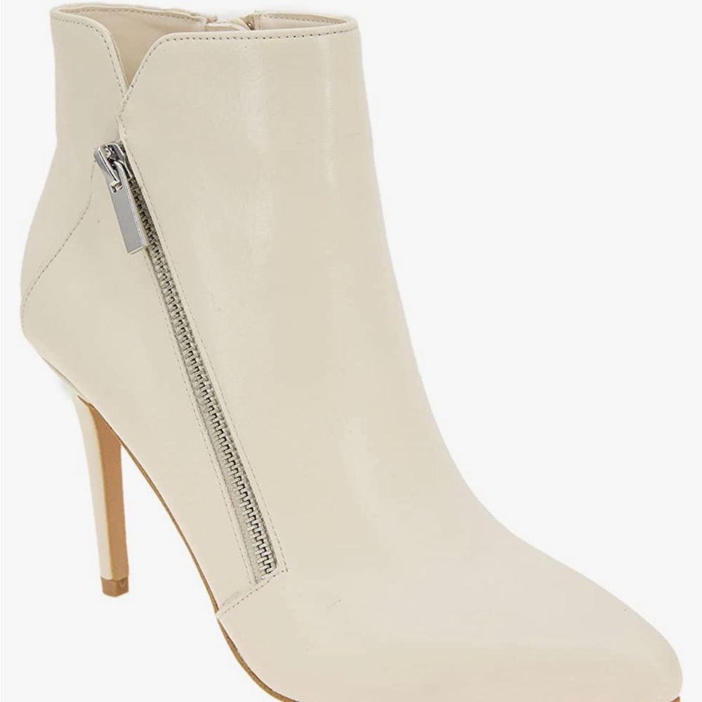 🆕 BCBG Generation Leather Boots